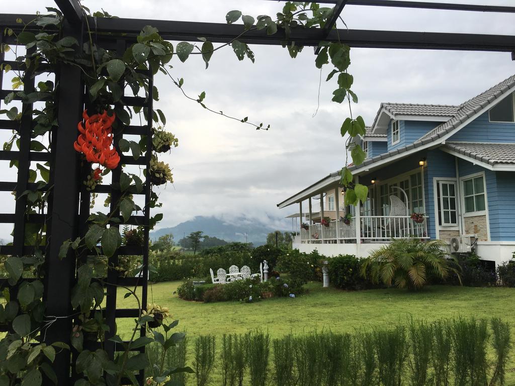 Misty English Cottage Ban Non Na Yao Стая снимка
