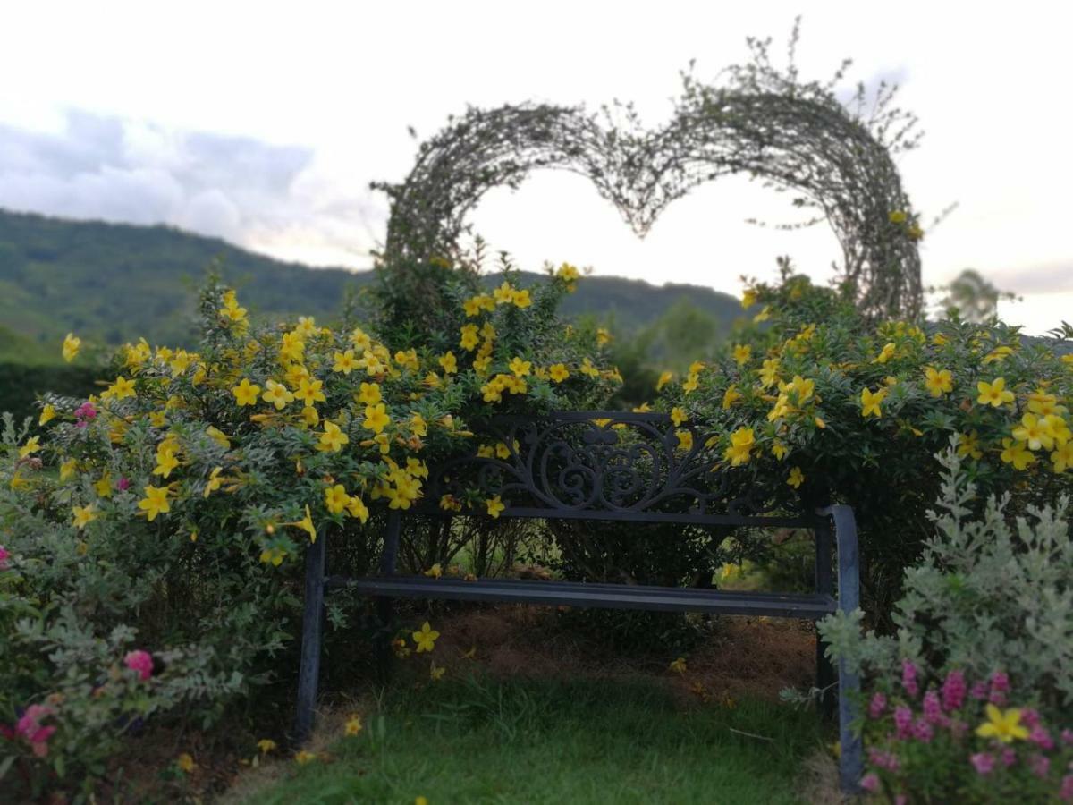Misty English Cottage Ban Non Na Yao Екстериор снимка